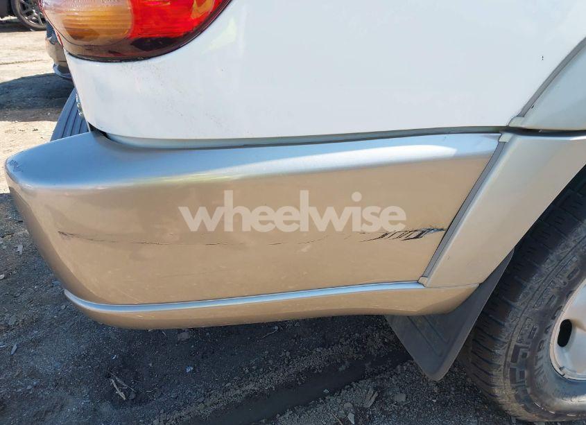 Photo 6 of 2002 Toyota Sequoia SR5 V8 (VIN 5TDZT34A32S087671)