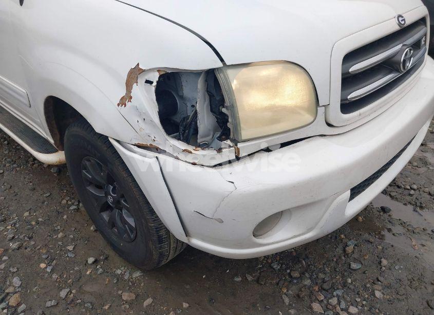 Photo 6 of 2002 Toyota Sequoia SR5 V8 (VIN 5TDZT34A32S134438)