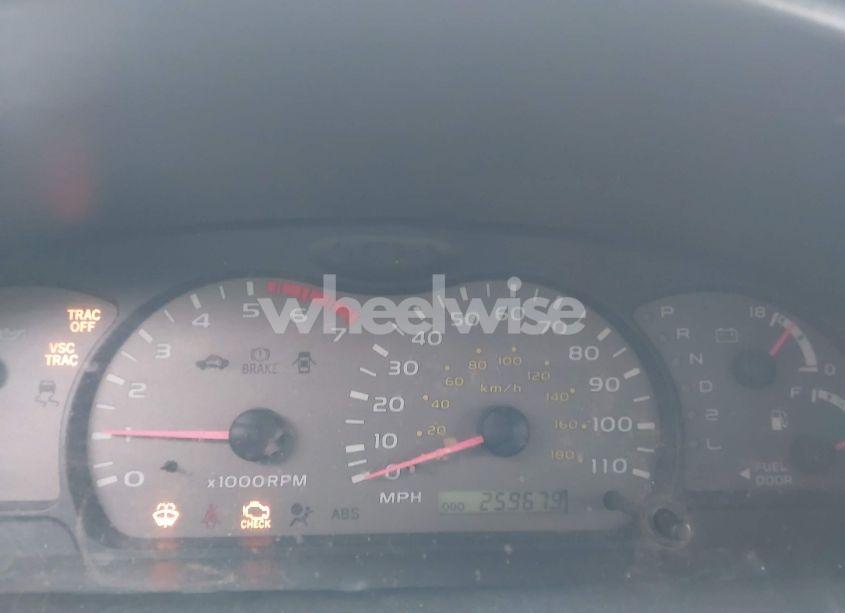 Photo 7 of 2002 Toyota Sequoia SR5 V8 (VIN 5TDZT34A32S134438)