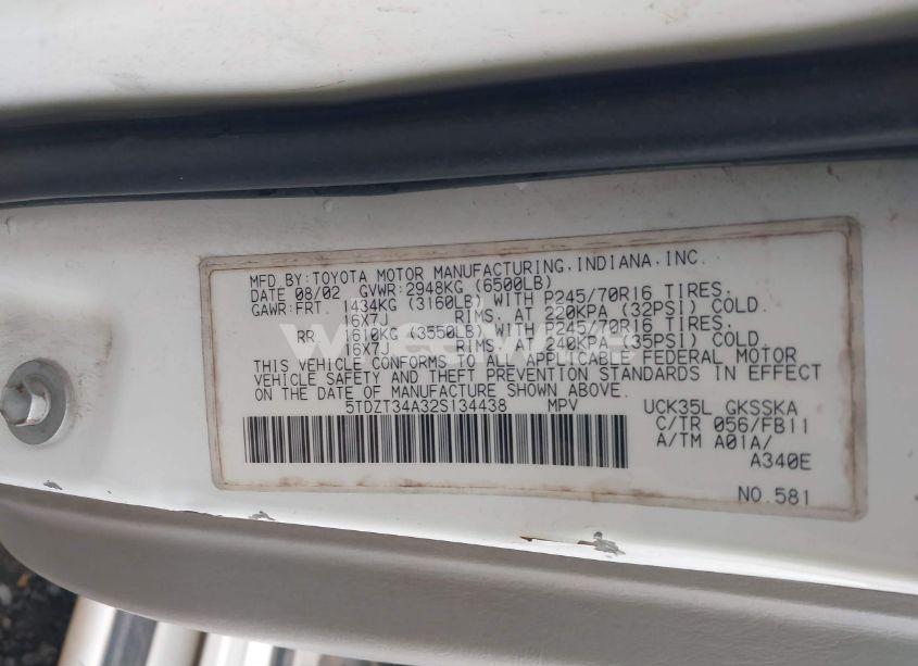 Photo 9 of 2002 Toyota Sequoia SR5 V8 (VIN 5TDZT34A32S134438)