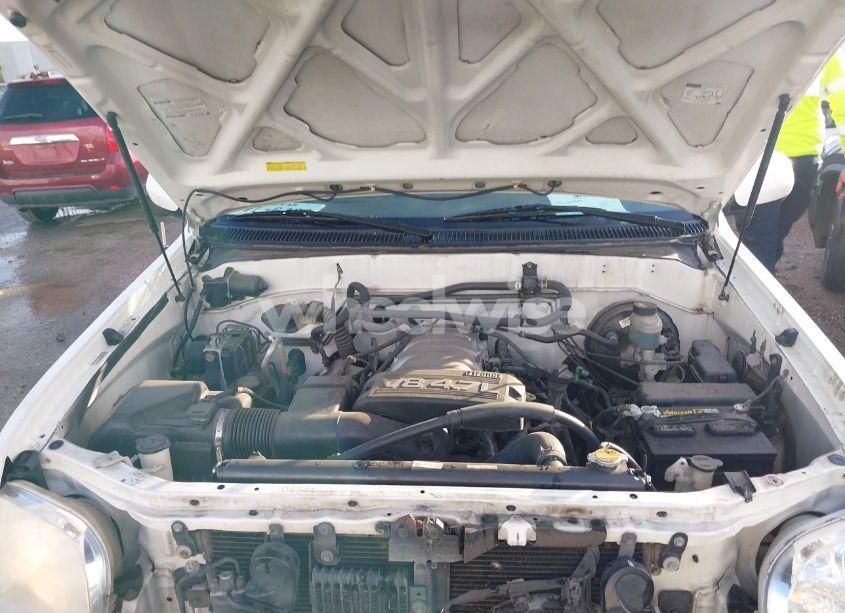 Photo 10 of 2003 Toyota Sequoia SR5 V8 (VIN 5TDZT34A33S147241)