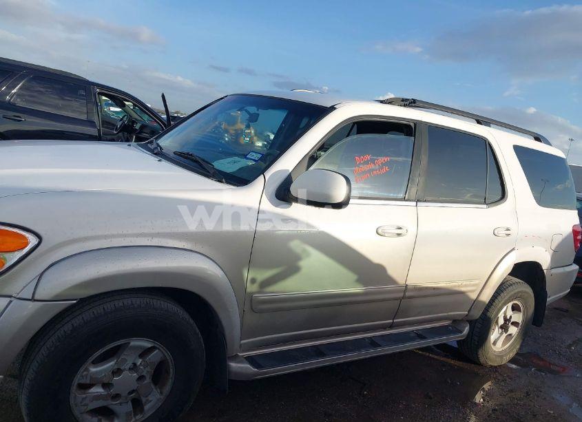 Photo 14 of 2003 Toyota Sequoia SR5 V8 (VIN 5TDZT34A33S147241)