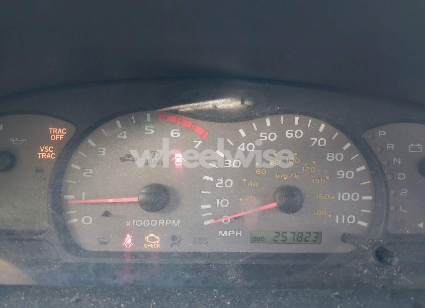 Photo 7 of 2003 Toyota Sequoia SR5 V8 (VIN 5TDZT34A33S147241)