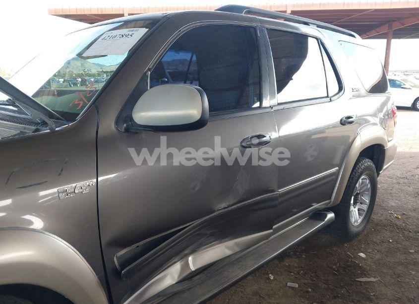 Photo 6 of 2003 Toyota Sequoia SR5 V8 (VIN 5TDZT34A33S183141)