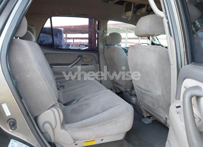 Photo 8 of 2003 Toyota Sequoia SR5 V8 (VIN 5TDZT34A33S183141)