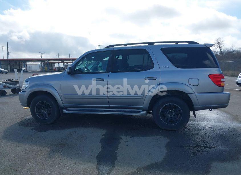 Photo 14 of 2004 Toyota Sequoia SR5 V8 (VIN 5TDZT34A34S210081)