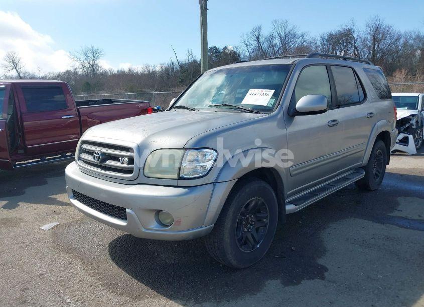 Photo 2 of 2004 Toyota Sequoia SR5 V8 (VIN 5TDZT34A34S210081)