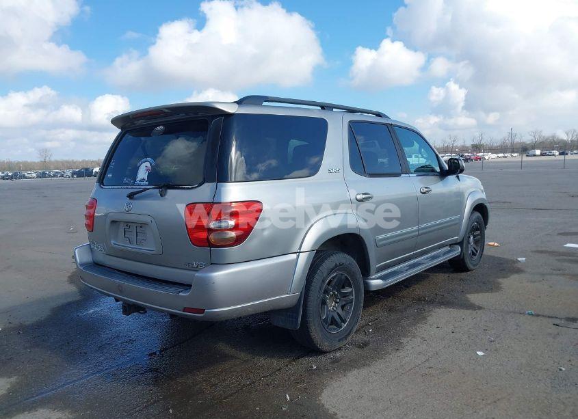 Photo 4 of 2004 Toyota Sequoia SR5 V8 (VIN 5TDZT34A34S210081)