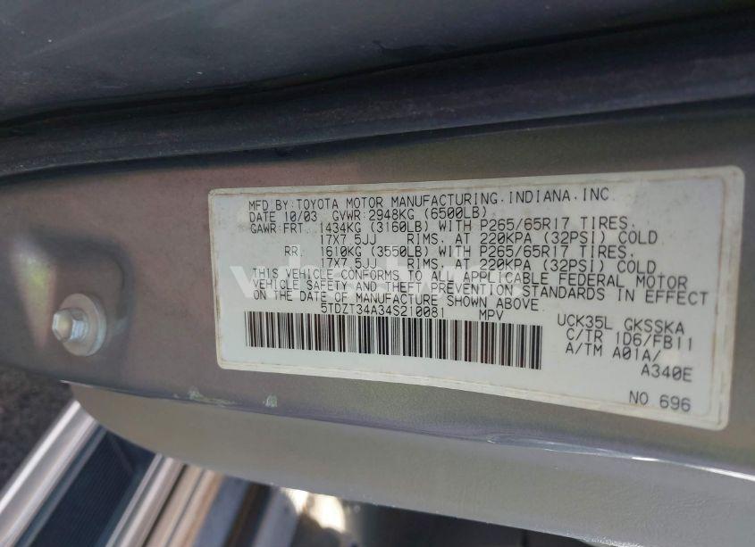 Photo 9 of 2004 Toyota Sequoia SR5 V8 (VIN 5TDZT34A34S210081)