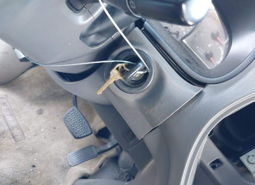 Photo 11 of 2004 Toyota Sequoia SR5 V8 (VIN 5TDZT34A34S215376)