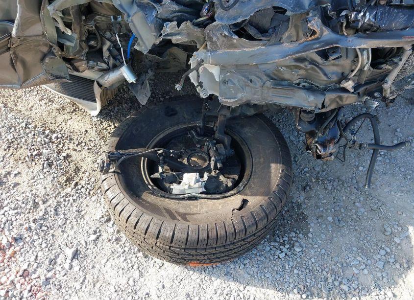 Photo 12 of 2004 Toyota Sequoia SR5 V8 (VIN 5TDZT34A34S215376)