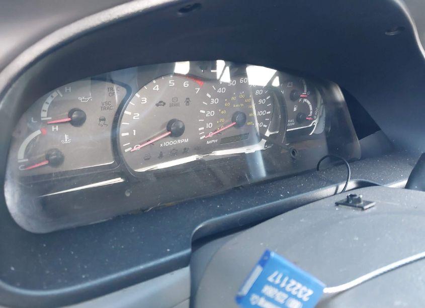 Photo 7 of 2004 Toyota Sequoia SR5 V8 (VIN 5TDZT34A34S215376)