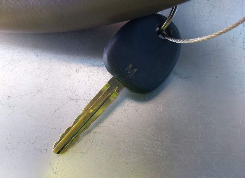 Photo 11 of 2004 Toyota Sequoia SR5 V8 (VIN 5TDZT34A34S216057)