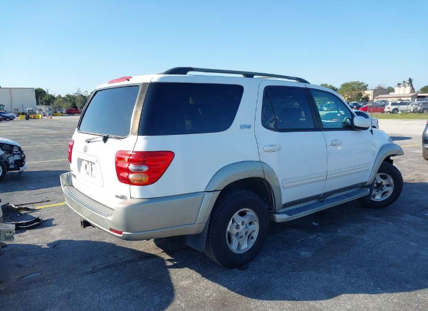 Photo 4 of 2004 Toyota Sequoia SR5 V8 (VIN 5TDZT34A34S216057)