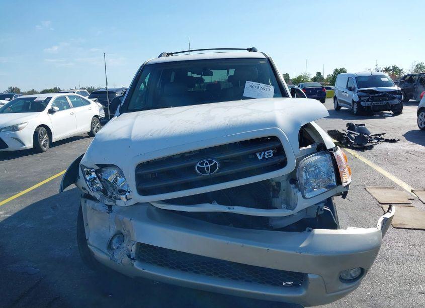 Photo 6 of 2004 Toyota Sequoia SR5 V8 (VIN 5TDZT34A34S216057)