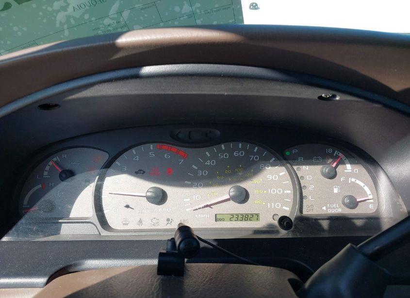 Photo 7 of 2004 Toyota Sequoia SR5 V8 (VIN 5TDZT34A34S216057)