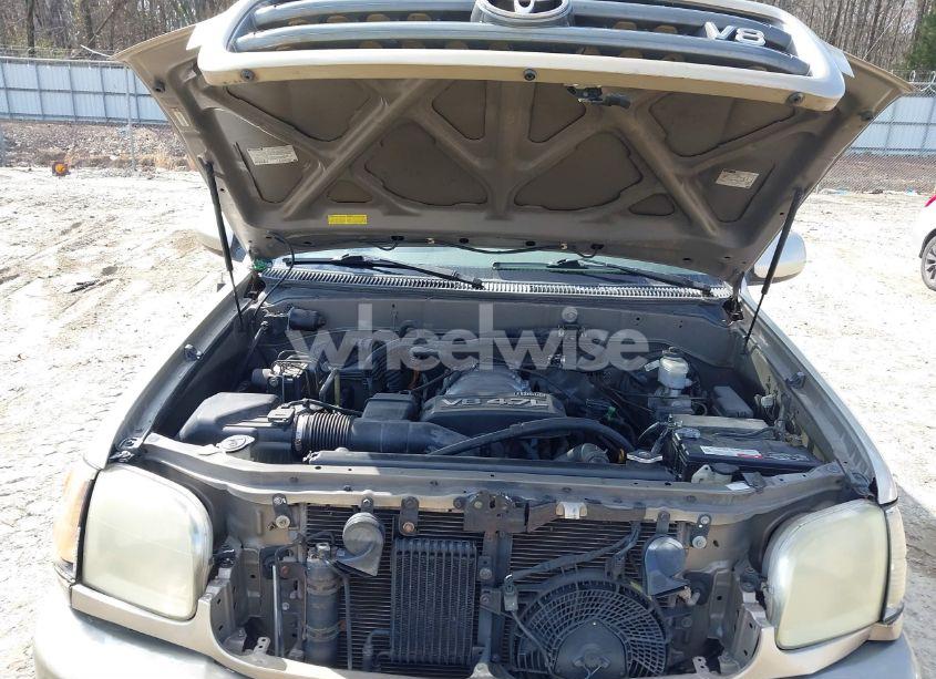 Photo 10 of 2004 Toyota Sequoia SR5 V8 (VIN 5TDZT34A34S219119)