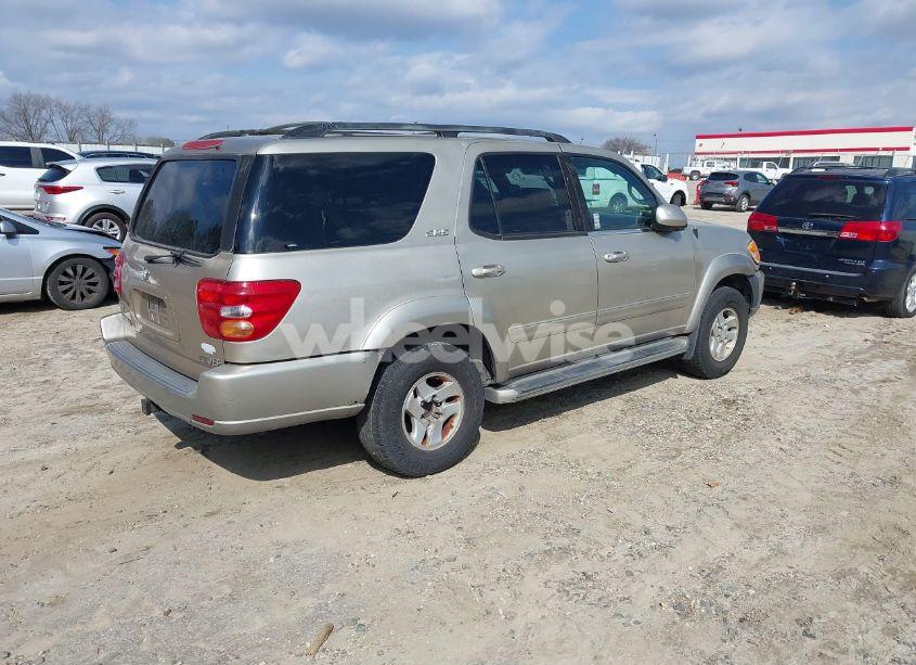 Photo 4 of 2004 Toyota Sequoia SR5 V8 (VIN 5TDZT34A34S219119)