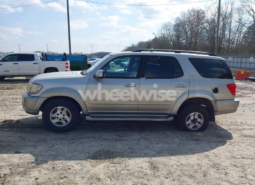 Photo 6 of 2004 Toyota Sequoia SR5 V8 (VIN 5TDZT34A34S219119)