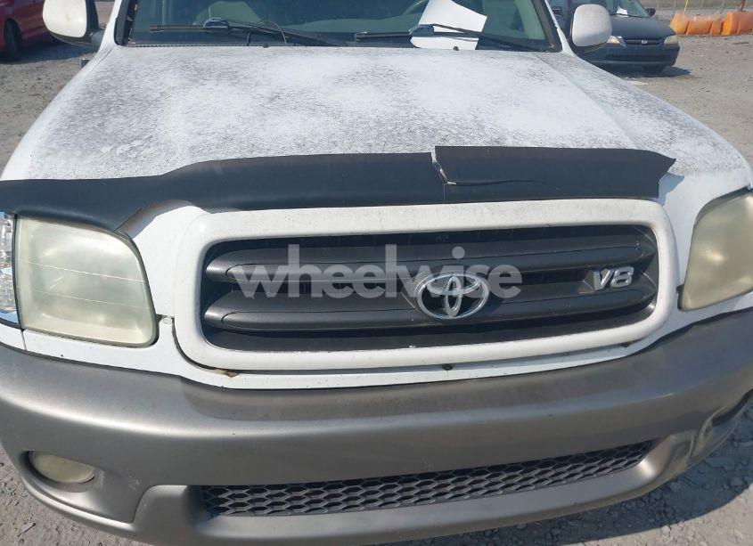 Photo 6 of 2004 Toyota Sequoia SR5 V8 (VIN 5TDZT34A34S227687)