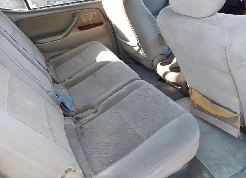 Photo 8 of 2005 Toyota Sequoia SR5 V8 (VIN 5TDZT34A35S246838)