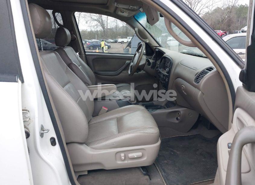 Photo 5 of 2006 Toyota Sequoia SR5 V8 (VIN 5TDZT34A36S275855)