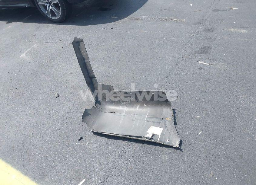 Photo 12 of 2001 Toyota Sequoia SR5 V8 (VIN 5TDZT34A41S019250)