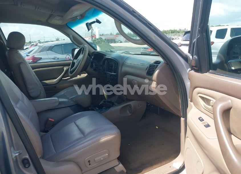 Photo 5 of 2001 Toyota Sequoia SR5 V8 (VIN 5TDZT34A41S019250)