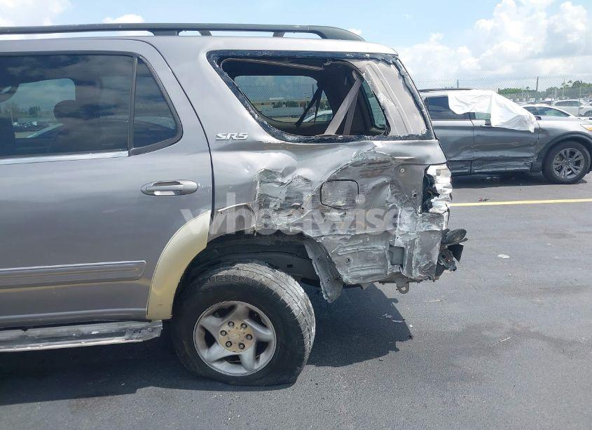 Photo 6 of 2001 Toyota Sequoia SR5 V8 (VIN 5TDZT34A41S019250)