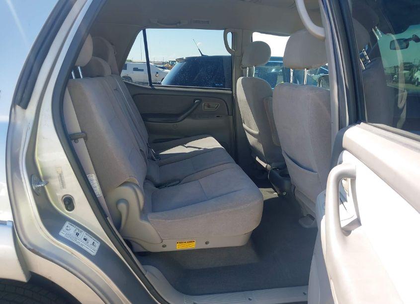 Photo 8 of 2001 Toyota Sequoia SR5 V8 (VIN 5TDZT34A41S051406)