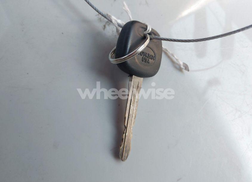 Photo 11 of 2002 Toyota Sequoia SR5 V8 (VIN 5TDZT34A42S114070)