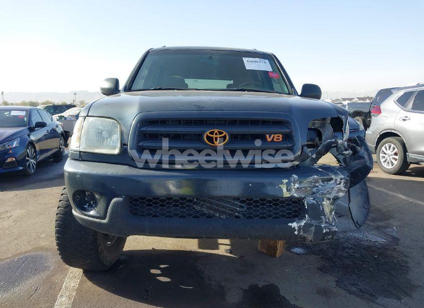 Photo 13 of 2002 Toyota Sequoia SR5 V8 (VIN 5TDZT34A42S114070)
