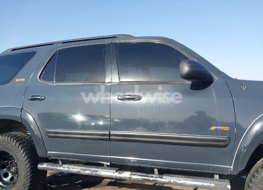 Photo 14 of 2002 Toyota Sequoia SR5 V8 (VIN 5TDZT34A42S114070)
