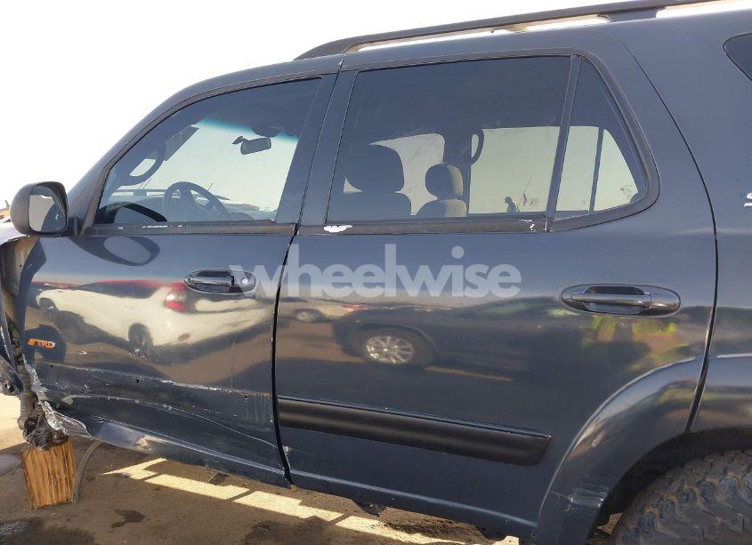 Photo 15 of 2002 Toyota Sequoia SR5 V8 (VIN 5TDZT34A42S114070)