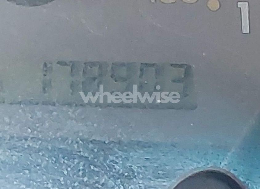 Photo 16 of 2002 Toyota Sequoia SR5 V8 (VIN 5TDZT34A42S114070)