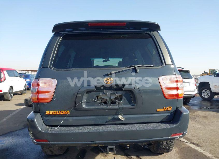 Photo 17 of 2002 Toyota Sequoia SR5 V8 (VIN 5TDZT34A42S114070)