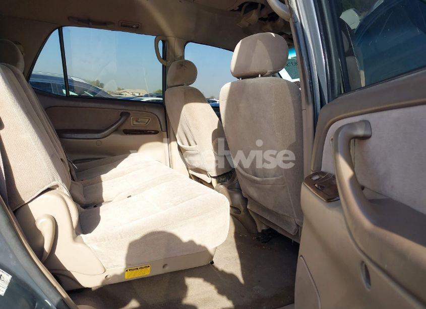 Photo 8 of 2002 Toyota Sequoia SR5 V8 (VIN 5TDZT34A42S114070)