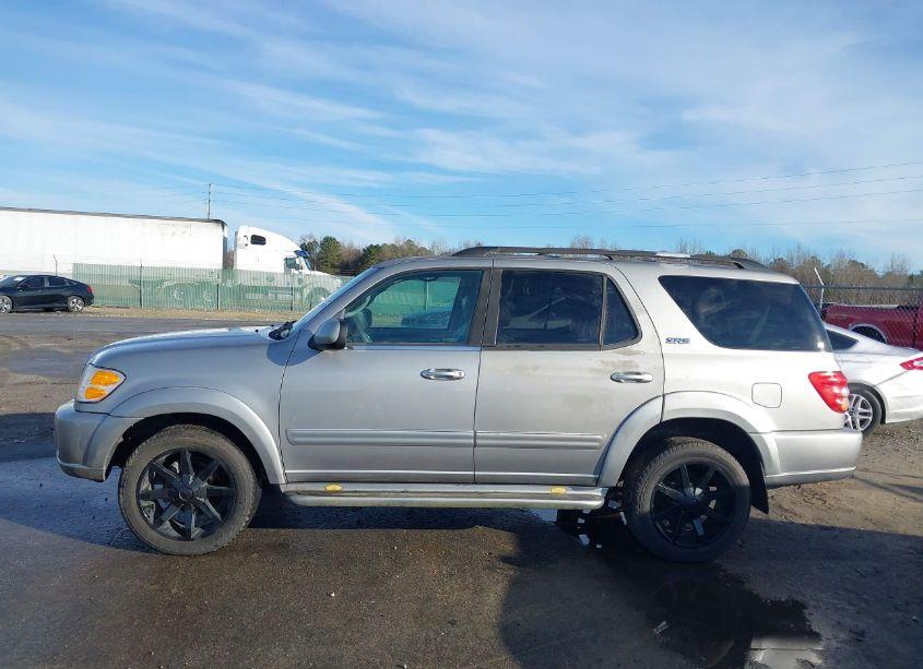 Photo 15 of 2003 Toyota Sequoia SR5 V8 (VIN 5TDZT34A43S145076)