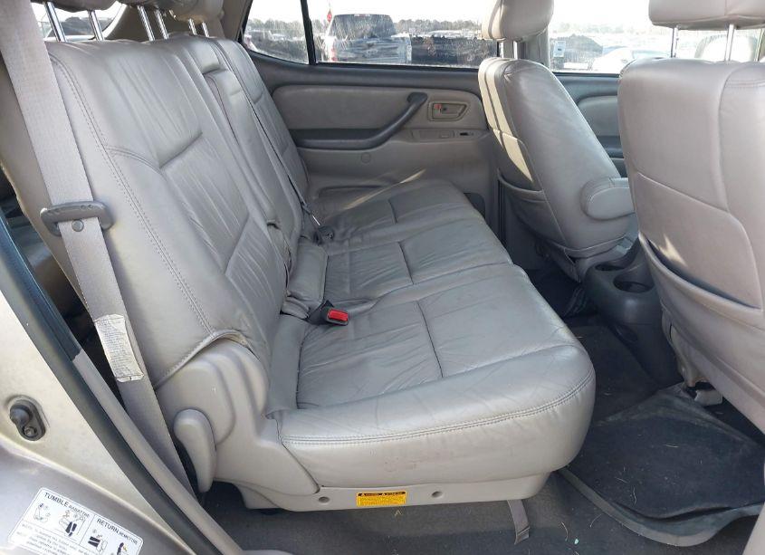 Photo 8 of 2003 Toyota Sequoia SR5 V8 (VIN 5TDZT34A43S145076)