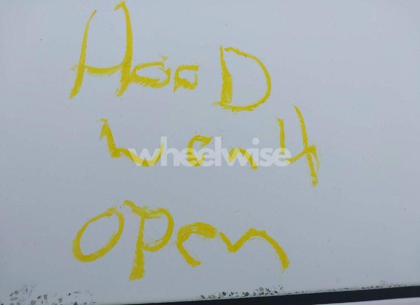 Photo 10 of 2004 Toyota Sequoia SR5 V8 (VIN 5TDZT34A44S206332)