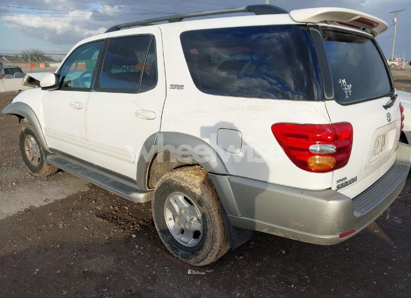 Photo 3 of 2004 Toyota Sequoia SR5 V8 (VIN 5TDZT34A44S209327)