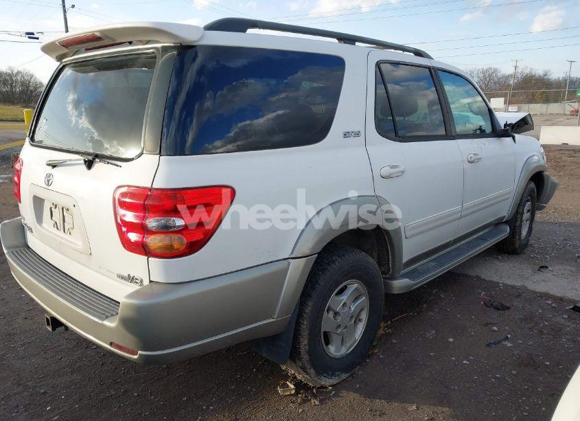 Photo 4 of 2004 Toyota Sequoia SR5 V8 (VIN 5TDZT34A44S209327)