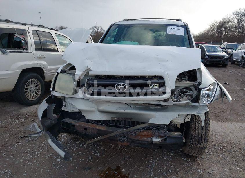 Photo 6 of 2004 Toyota Sequoia SR5 V8 (VIN 5TDZT34A44S209327)