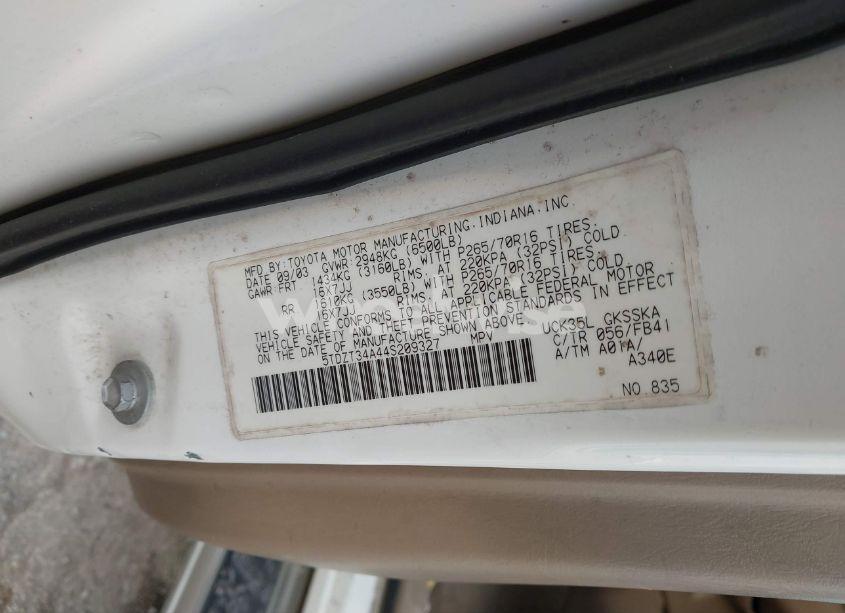 Photo 9 of 2004 Toyota Sequoia SR5 V8 (VIN 5TDZT34A44S209327)