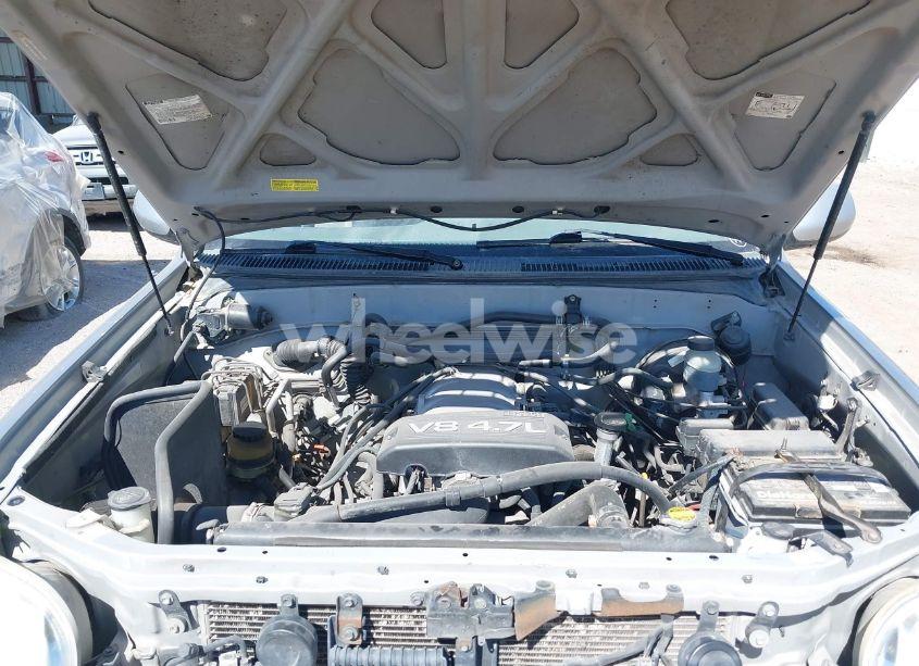 Photo 10 of 2004 Toyota Sequoia SR5 V8 (VIN 5TDZT34A44S209408)