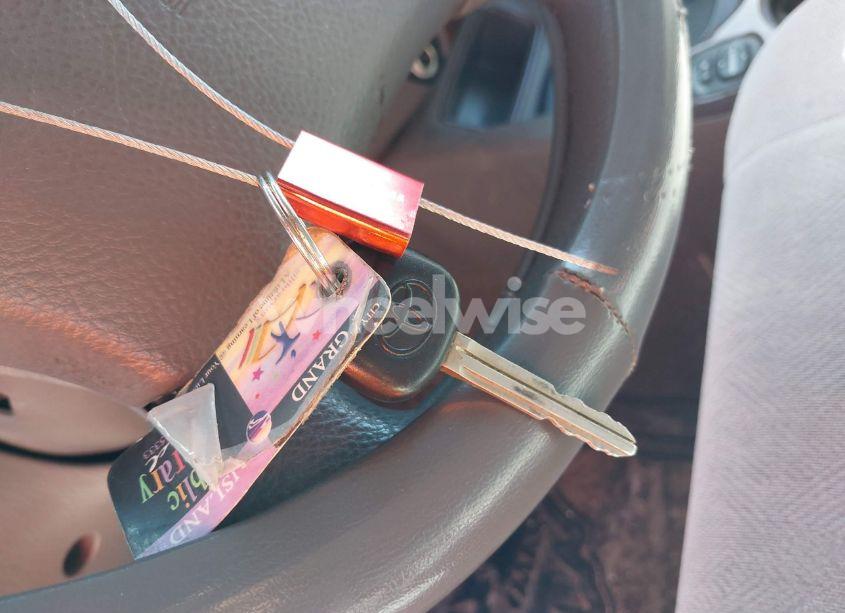 Photo 11 of 2004 Toyota Sequoia SR5 V8 (VIN 5TDZT34A44S209408)