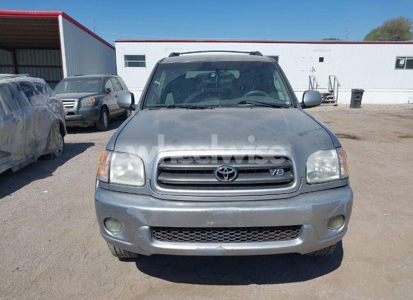 Photo 12 of 2004 Toyota Sequoia SR5 V8 (VIN 5TDZT34A44S209408)