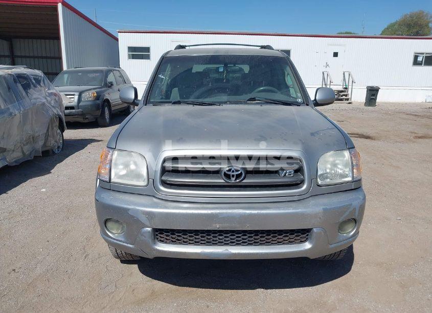 Photo 6 of 2004 Toyota Sequoia SR5 V8 (VIN 5TDZT34A44S209408)