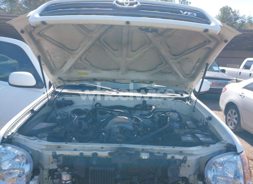 Photo 10 of 2004 Toyota Sequoia SR5 V8 (VIN 5TDZT34A44S211112)