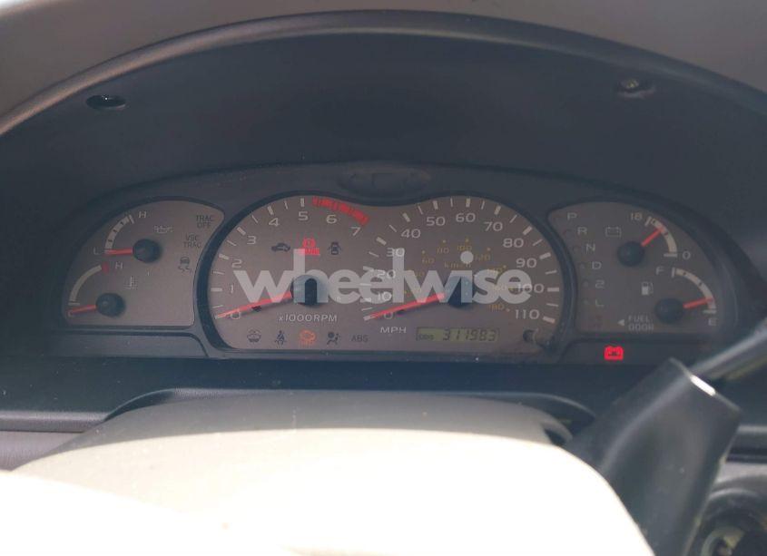 Photo 7 of 2004 Toyota Sequoia SR5 V8 (VIN 5TDZT34A44S211112)